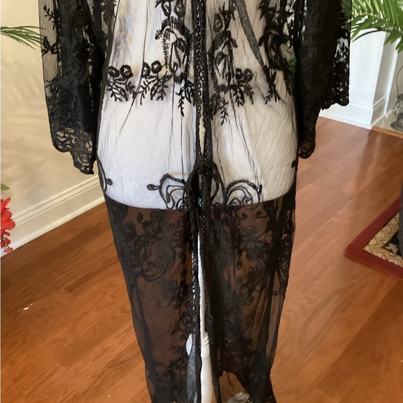 Floral Applique Sheer Duster - Picture 4 of 10